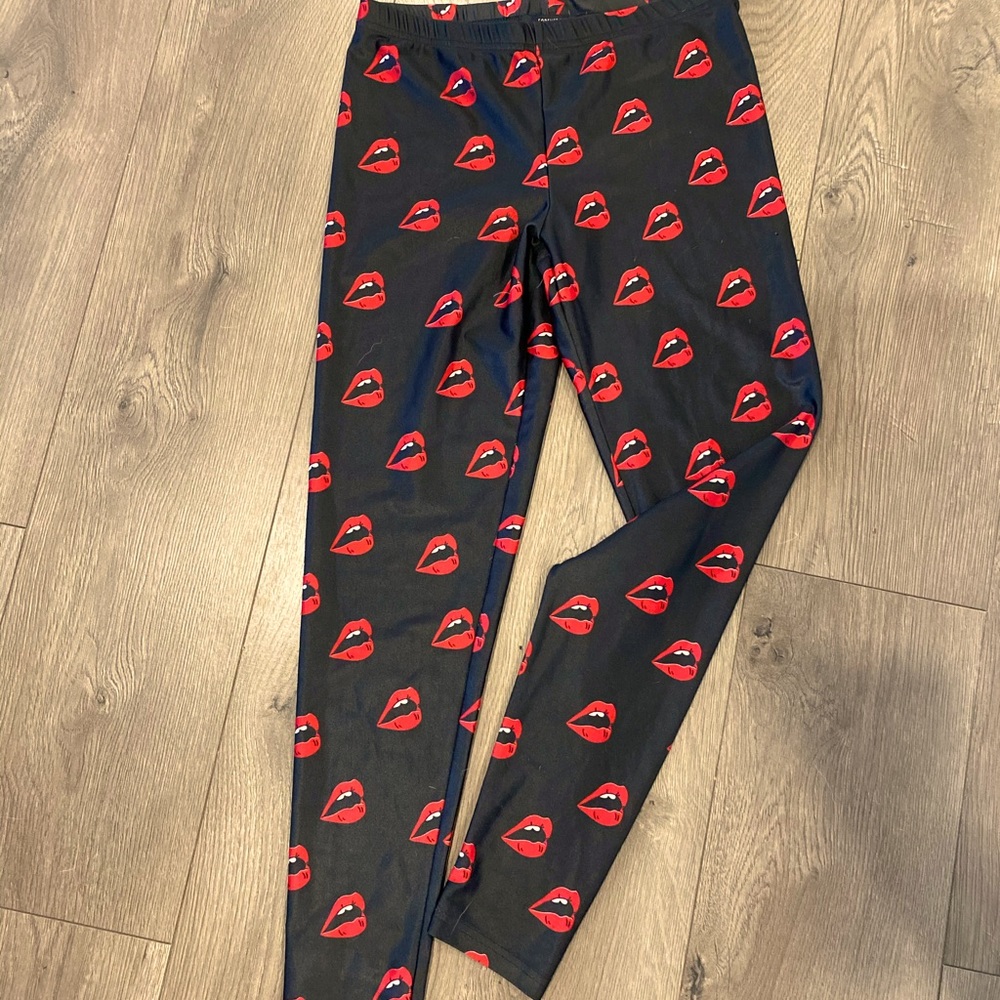 Black Leggings With Red Lips
